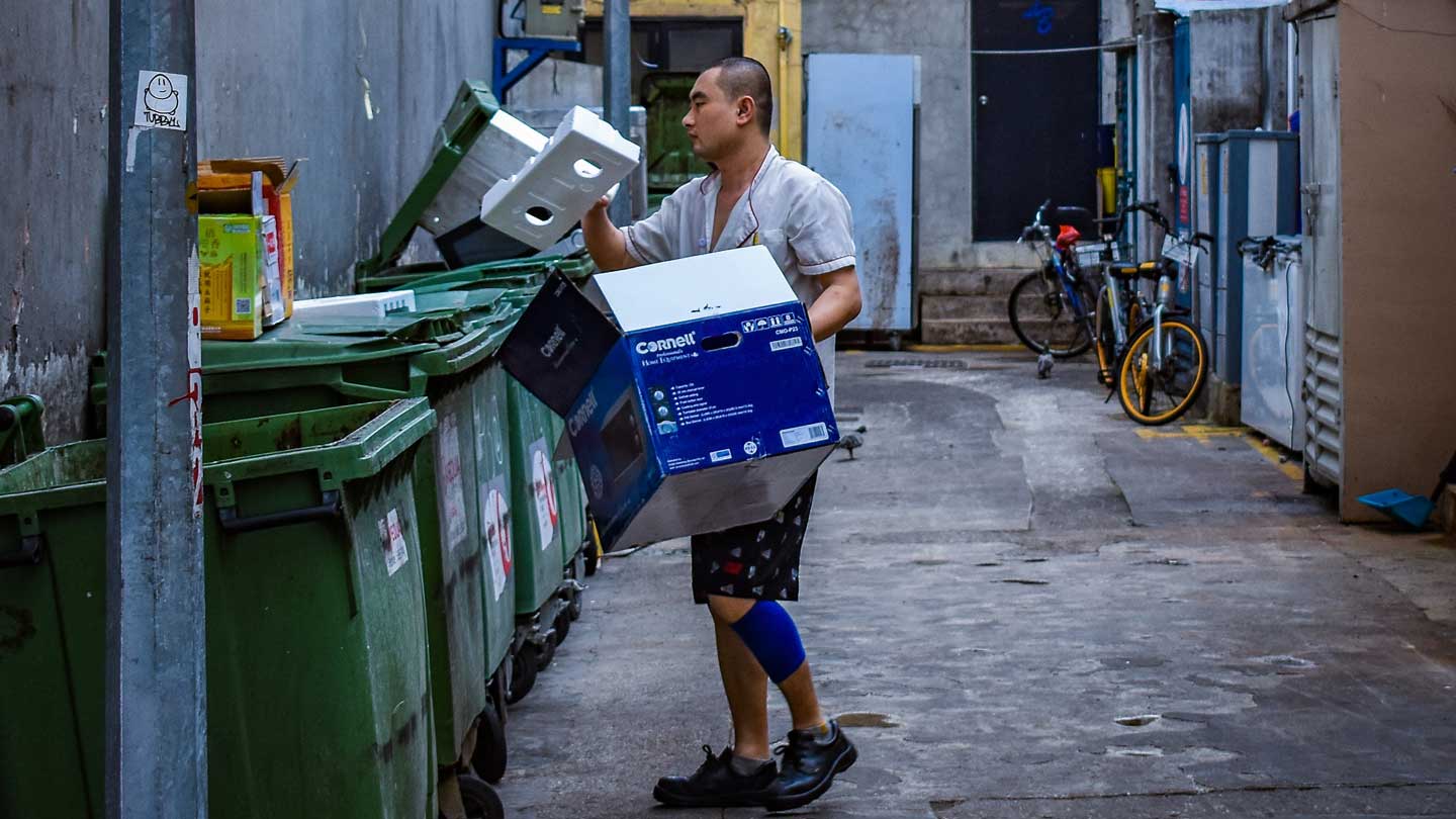 6 Tips to Hire the Right Dumpster Removal Company for Your Needs