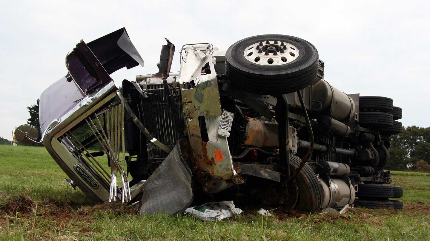 How You Can Choose The Right Truck Accident Attorney To Represent You?