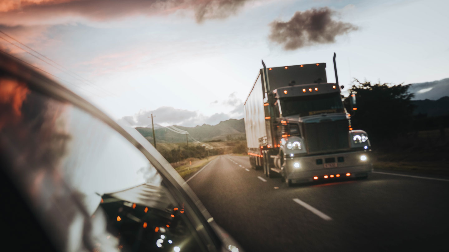Things to Consider While Looking For Truck Accident Lawyer